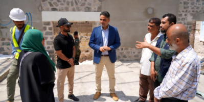 نائب الوزير العاقل يتفقد أعمال تأهيل سينما أروى بصيرة ويشدد على إعادة تأهيل فندق كرينيست بالتواهي