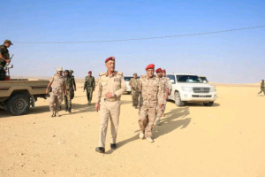 قائد المنطقة العسكرية الثانية يتفقد جاهزية لواء حضرموت بمناطق انتشاره في دوعن