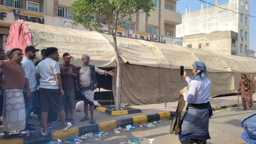 تصعيد جديد أمام السلطة المحلية بتعز للمطالبة بالقبض على قتلة افتهان المشهري تصعيد جديد أمام السلطة المحلية بتعز للمطالبة بالقبض على قتلة افتهان المشهري