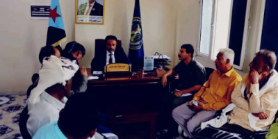 رئيس انتقالي أبين يلتقي تكتل الأحزاب السياسية ومديري عام الضرائب و الواجبات بالمحافظة