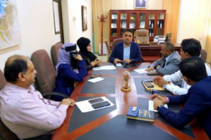 العاقل يبحث خطط تطوير المكاتب الإعلامية في العاصمة و3 محافظات