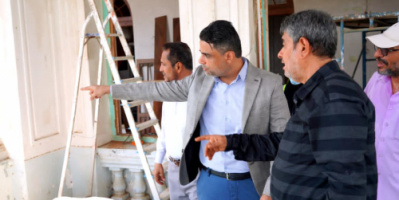 نائب وزير الإعلام والثقافة والسياحة يتفقد أعمال الترميم والتأهيل في قصر العبدلي
