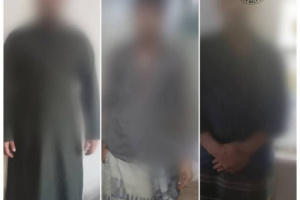 قوات الحزام الأمني بالعاصمة عدن تلقي القبض على عدد من المطلوبين ومواد مخدرة وسلاح
