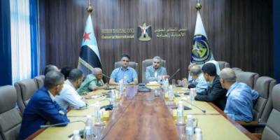 هيئة الإعلام والثقافة تبحث آليات تنسيق وتعزيز العمل الإعلامي والثقافي والسياحي بالعاصمة عدن