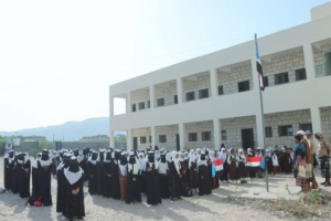 انتقالي المحفد بأبين يدشن رفع العلم الجنوبي وترديد النشيد الوطني في عدد من مدارس المديرية
