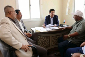 فريق التوجيه والرقابة الرئاسي يطّلع على سير عمل عدد من إدارات انتقالي سقطرى