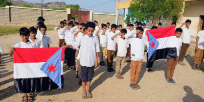 انتقالي مودية يدشن حملة رفع العلم الجنوبي وترديد النشيد الجنوبي في مدارس المديرية