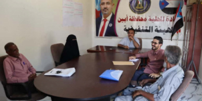 فريق التوجيه الرئاسية يطلع على أداء أقسام الاقتصادي والخدمي والتعليم والمالي والإداري بانتقالي زنجبار