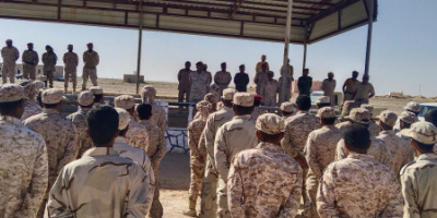 رئيس عمليات اللواء الثاني دفاع ساحلي يلقي محاضرة توجيهية لتعزيز الانضباط ورفع الروح المعنوية باللواء