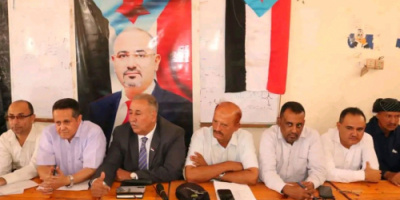 فريق التوجيه يعقد لقاءً مشتركًا مع قيادتي الانتقالي والسلطة المحلية في حالمين