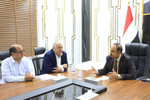 محافظ حضرموت يبحث مع المدير العام للمؤسسة العامة للكهرباء بالجمهورية سُبل تحسين الخدمة ومعالجة اختناقات التوليد في الساحل والوادي
