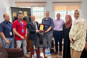 الوكيل الشبحي يكرم نائب ممثل صندوق الأمم المتحدة للسكان في بلادنا