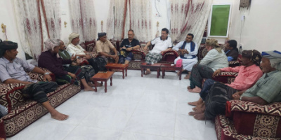 فريق التوجيه والرقابة الرئاسي يعقد لقاءً موسعًا مع مشايخ الشريط الساحلي الغربي بمحافظة سقطرى