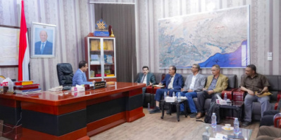 المحافظ بن الوزير يبحث مع نائب وزير المياه والبيئة سبل دعم وتطوير القطاع في شبوة