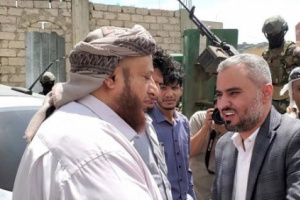 الشيخ يؤدي واجب العزاء بالفقيد كمال الجبني في الضالع