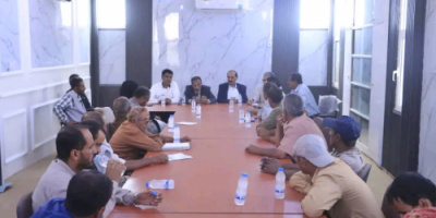 فريق التوجيه والرقابة الرئاسي يلتقي المكتب التنفيذي بمديرية عتق