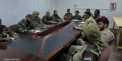 قيادة دفاع شبوة تناقش أوضاع الجبهات ومستوى جاهزية الوحدات