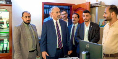 الرئيس الزُبيدي يتفقد سير العمل بالأمانة العامة لهيئة رئاسة المجلس الانتقالي الجنوبي
