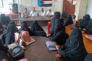 انتقالي خنفر يكرم عدداً من معلمي مدرسة الشهيد عبده هيثم بمدينة الكود