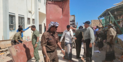 سقطرى..تنفيذ حملة لإزالة الأكشاك الملاصقة لمجمع الكويت التربوي للبنات