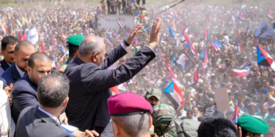 الرئيس الزُبيدي يشهد المهرجان الجماهيري الحاشد في الضالع بمناسبة الذكرى الـ62 لثورة 14 أكتوبر المجيدة