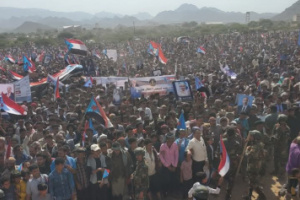 لحج تحشد طاقاتها البشرية بمواكب ضخمة من كافة مديراتها لتسجل بصمتها في مليونية الضالع