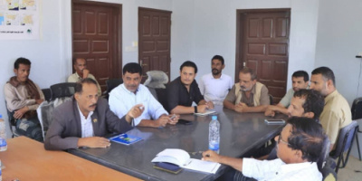 فريق التوجيه والرقابة الرئاسي يتفقد فرع الجهاز المركزي للإحصاء بمحافظة شبوة