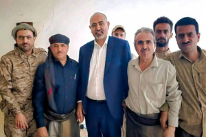 عظمة القائد في تواضعه .. الرئيس الزبيدي أنموذجًا