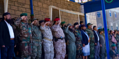 قوات الحزام في يافع تنظم عرضا عسكريًا لسرايا رمزية تزامنًا مع عيد أكتوبر المجيد