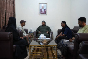 محافظ سقطرى يلتقي فريق منتدى مناخ مستدام ويؤكد دعم السلطة المحلية للمبادرات البيئية