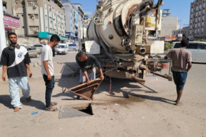 مدير عام المنصورة يوجه بتنفيذ حملة تنظيف شبكة الصرف الصحي بالمديرية