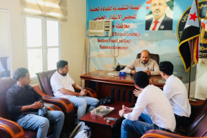نائب رئيس انتقالي حضرموت يلتقي وفد منظمة سائس للتنمية الدبلوماسية وحقوق الإنسان
