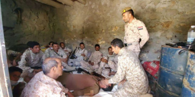 اللواء الثاني مشاة يختتم دورة ميدانية في الإسعافات الأولية لتعزيز جاهزية المقاتلين بجبهات الضالع