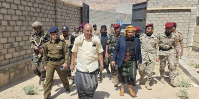 محافظ حضرموت يصل إلى مديرية عمد ويعقد لقاء بقيادة السلطة المحلية بالمديرية