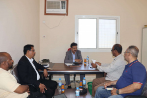 فريق التوجيه يتفقد ميناء سقطرى ويشيد بجهود تعزيز الأداء الإداري والأمني