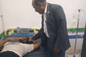 رئيس انتقالي شبوة يطمئن على صحة جرحى تفجير المحفد الإرهابي في عتق