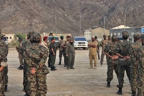 العميد الوالي يطلع على الجاهزية القتالية لقوات الحزام الأمني بأبين ويؤكد استمرار معركة اجتثاث الإرهاب