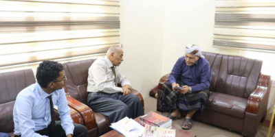 الكثيري يؤكد دعم المجلس الانتقالي للبحث العلمي ومشاريع الطاقة المتجددة بحضرموت