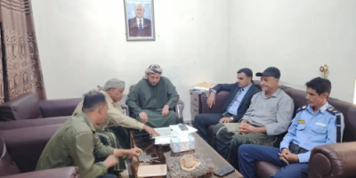 محافظ سقطرى يناقش خطة تنظيم مواقف المركبات ومواقع البركنة في المحافظة