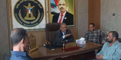 فريق التوجيه يبحث مع الغرفة التجارية في لحج تفعيل الرقابة على الأسواق