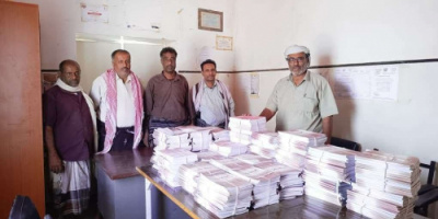 انتقالي عرماء يدعم مكتب التربية والتعليم بالمديرية بكمية من الكتب المدرسية