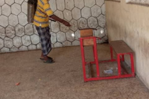 استمرار  تنفيذ حملة الرش الرذاذي ومطابقة صلاحية المواد الغذائية بالمعلا