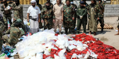 &rlm;النيابة الجزائية المتخصصة بعدن تتلف طنًّا و8 كيلو من المخدرات