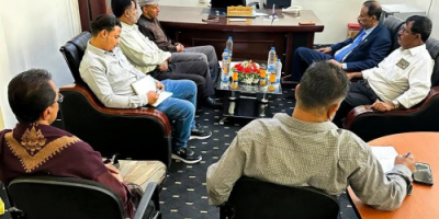 فريق التوجيه والرقابة الرئاسي يتفقد سير عمل مكتب شؤون الغاز في شبوة