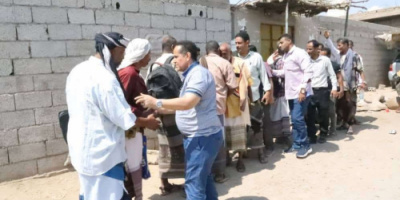 رئيس انتقالي لحج يؤدي واجب العزاء في استشهاد الجنديين مجدي أنور ورضوان فاضل