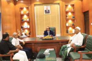 محافظ حضرموت يوجّه بزيادة مخصص كهرباء دوعن لتحسين الخدمة والتخفيف عن المواطنين