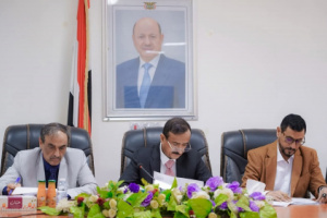 برئاسة المحافظ بن الوزير المكتب التنفيذي يعقد دورته الاعتيادية ويقف امام عدداً من التقارير.