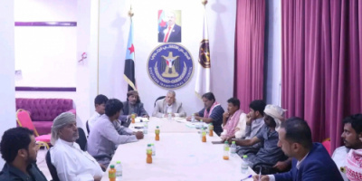 فريق التوجيه والرقابة الرئاسي يلتقي بممثلي منظمات المجتمع المدني في المهرة