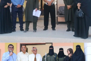 أمن العاصمة عدن يدشّن برنامجًا توعويًا حول مخاطر الابتزاز الإلكتروني والمخدرات في ثانوية بلقيس