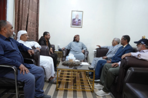 محافظ سقطرى يلتقي لجنة  وزارة التعليم العالي والبحث العلمي